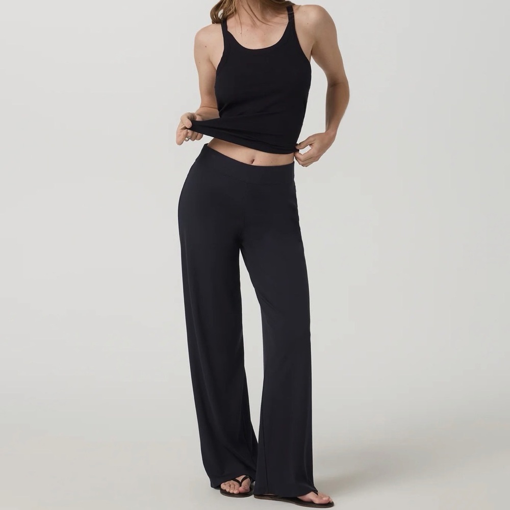 NWT Vuori Pose Wideleg Pant black